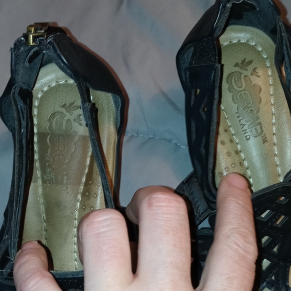 ***Black sandals - Picture 4 of 5